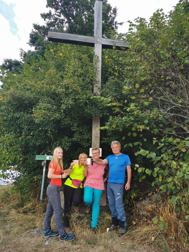Das Goldsteig-Staffelwander-Team am Gallner Gipfel